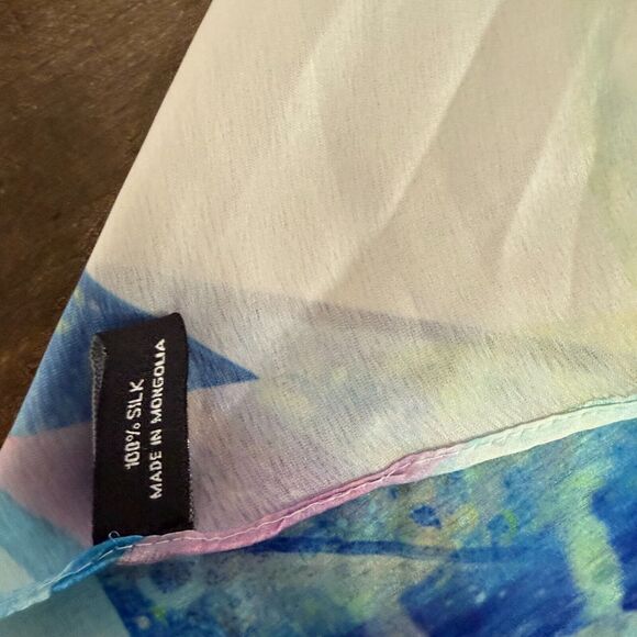 100% Silk Scarf Mongolian Art Print Woman with‎ Instrument Large Square Wrap - Picture 5 of 6